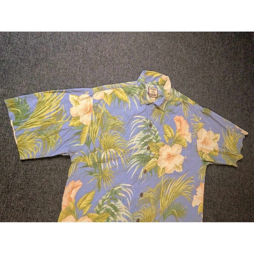 Tommy Bahama 100% Silk Tropical Hawaiian Floral Print Button Up Shirt Size Small